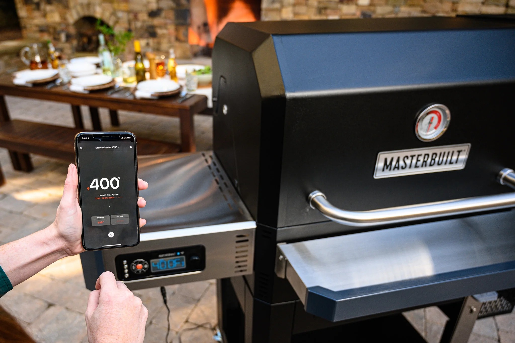 Masterbuilt Gravity Series? 1050 Digital WiFi Charcoal Grill and Smoker in Black
