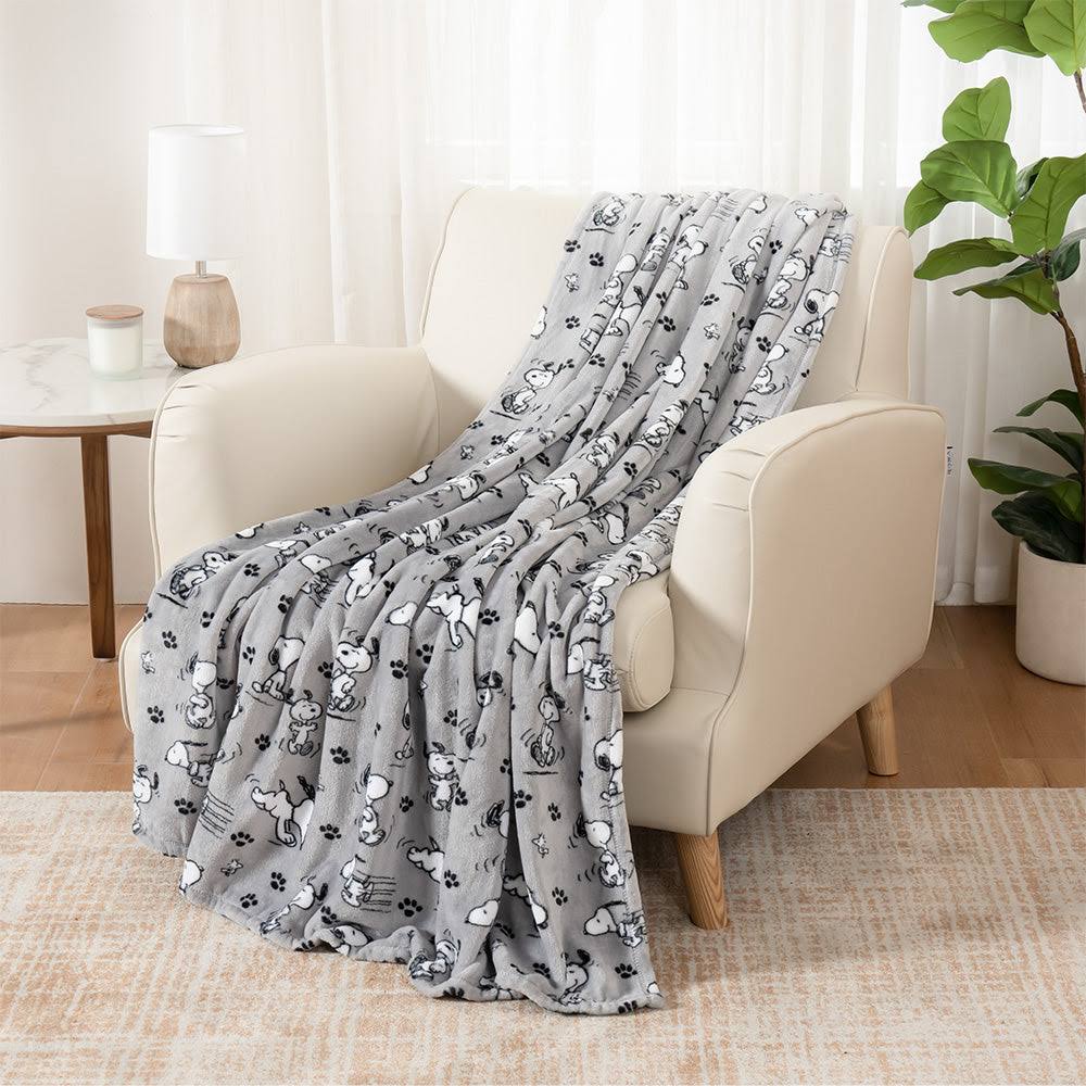Berkshire Blanket Peanuts Paws and Poses Throw