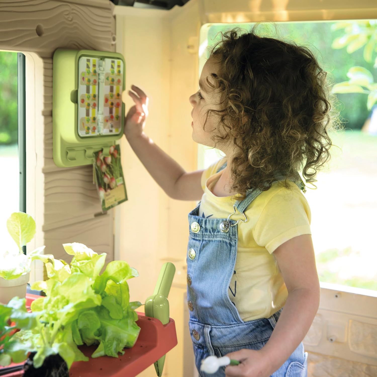 Maison jardinage enfants jardinière treillis mangeoire récupérateur eau matière recyclée dès 2 ans
