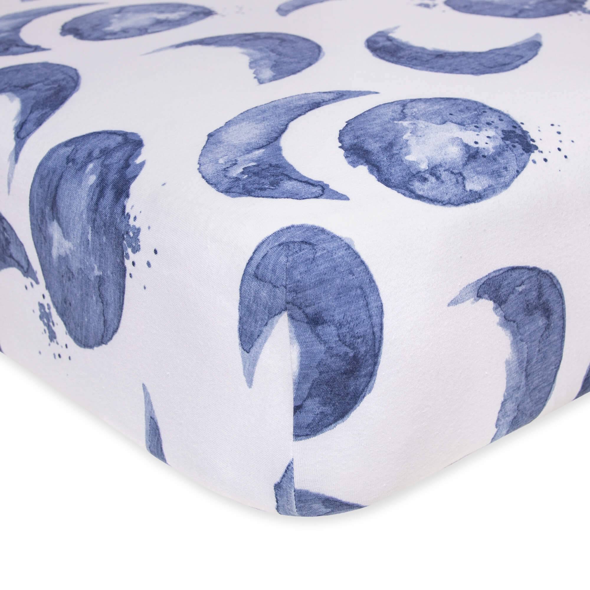 Burt's Bees Baby - Hello Moon! Organic Cotton BEESNUG Fitted Crib Sheet