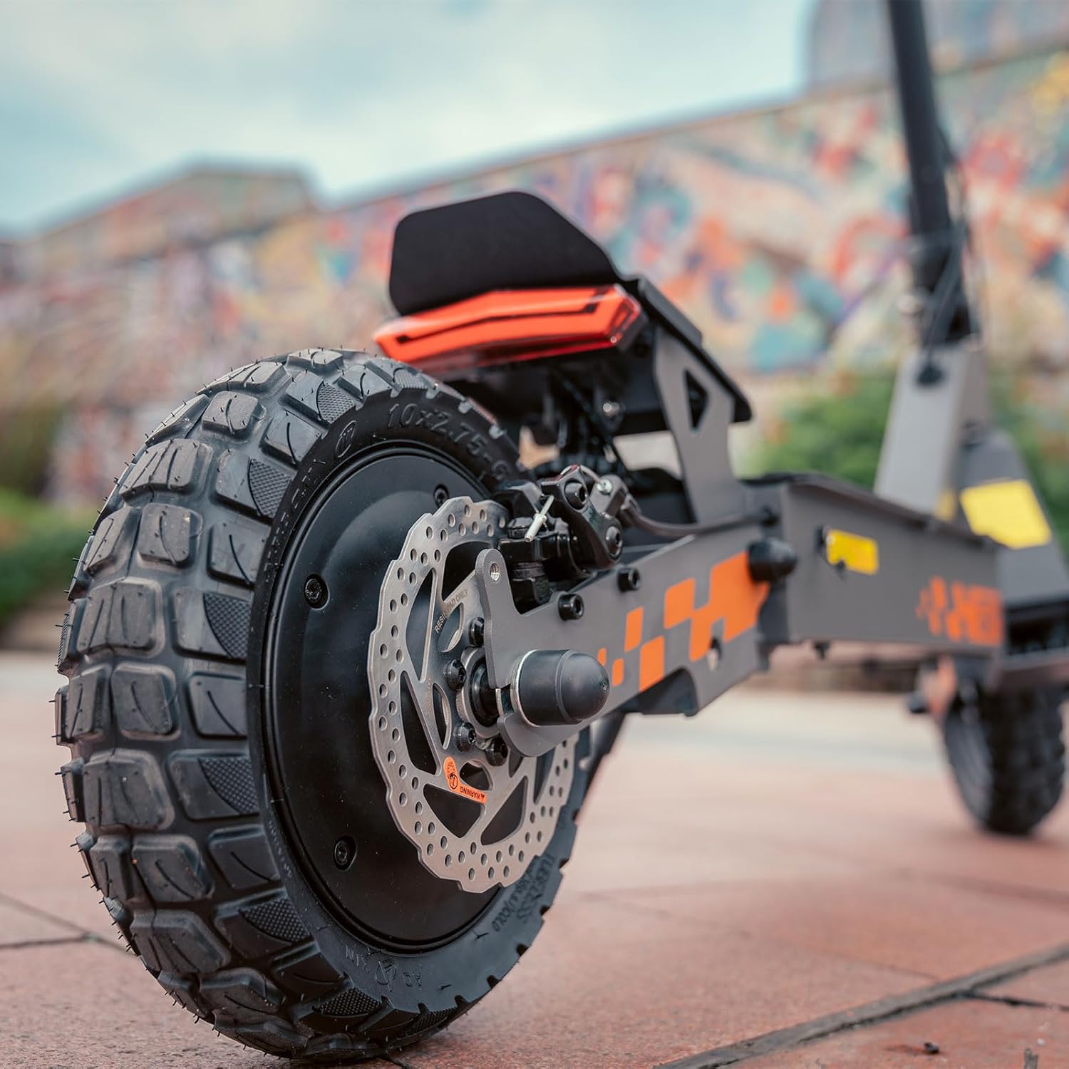 Trottinette électrique tout terrain batterie 48 V 15 Ah autonomie 55 km pneus 10 pouces