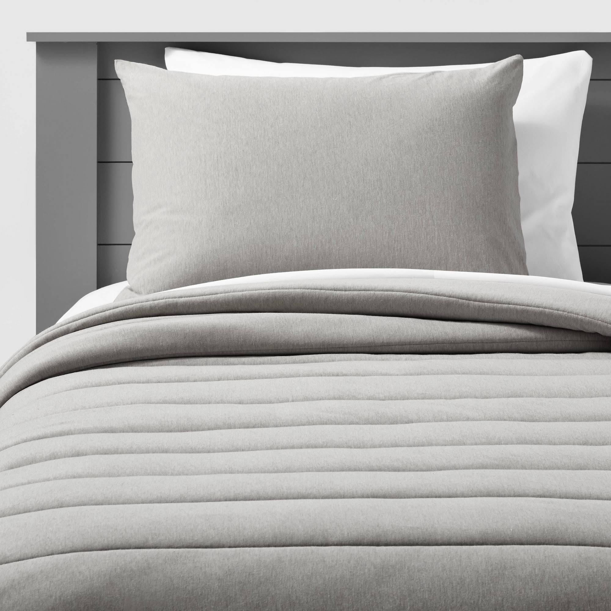 Full/Queen Channel Jersey Kids' Comforter Set Gray - Pillowfort