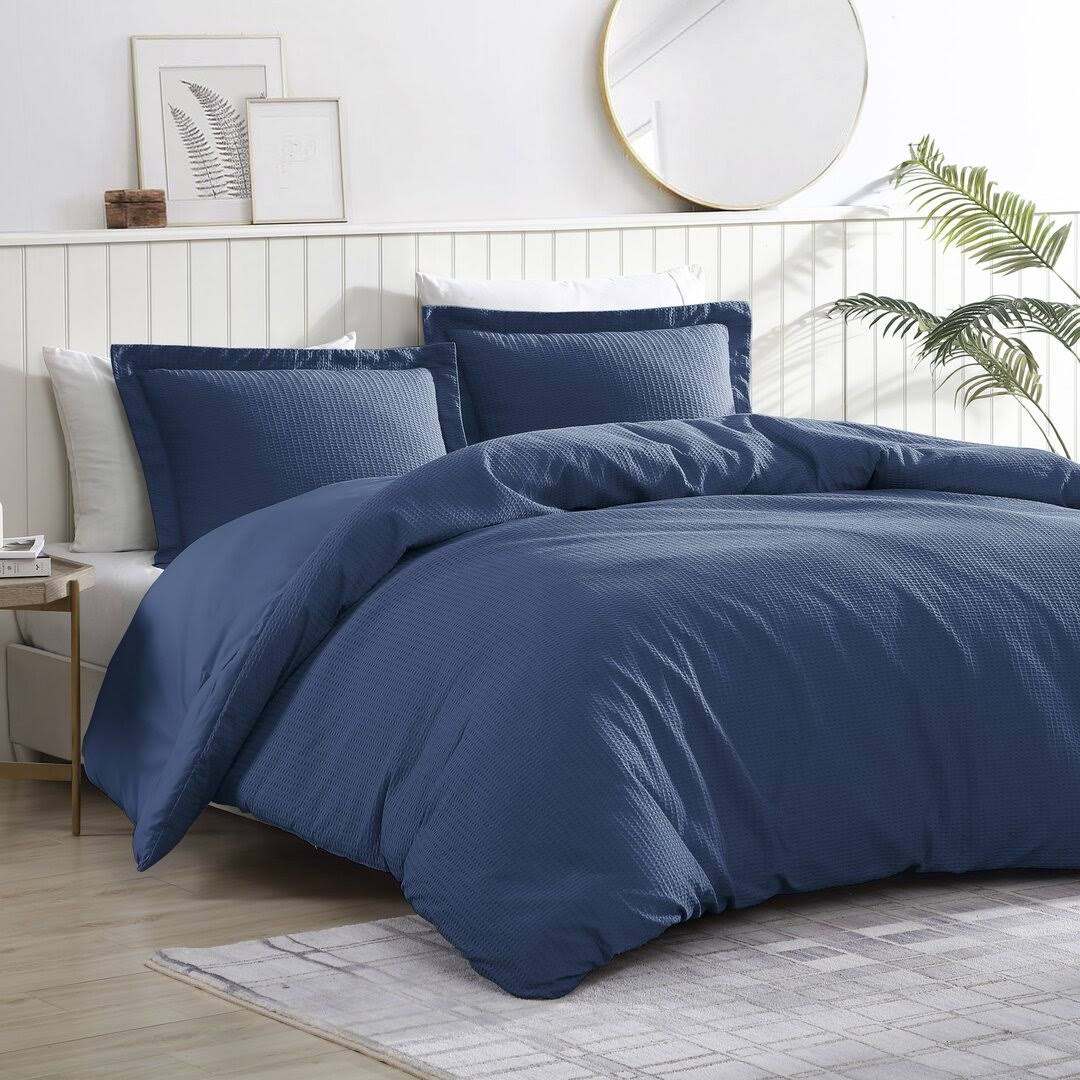 Amabilia Pierce Comforter Set Corrigan Studio Size: King/Cal. King Comforter + 2 King Shams, Color: Dark Blue