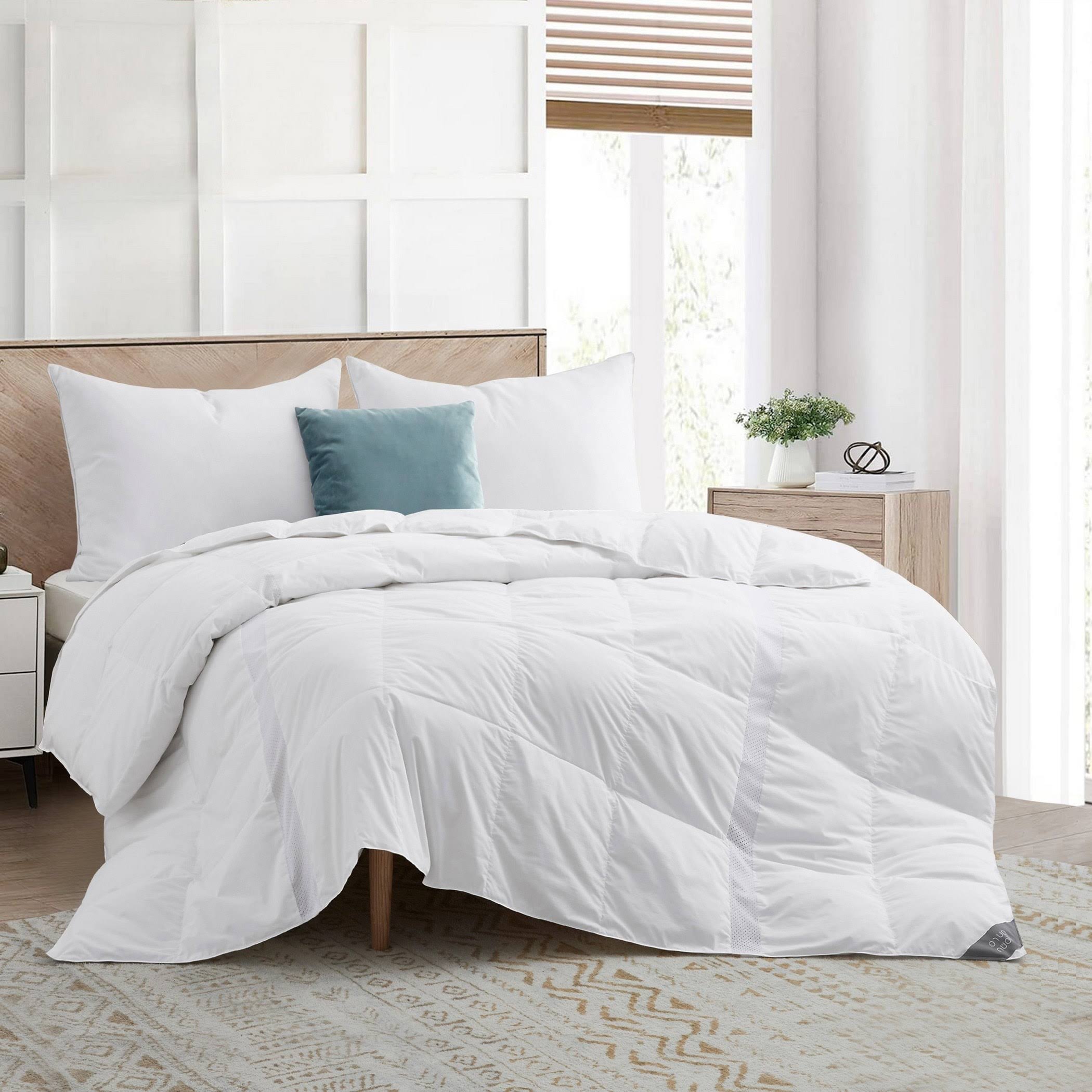 Puredown Lightweight Breathable Down Comforter - Full/Queen White
