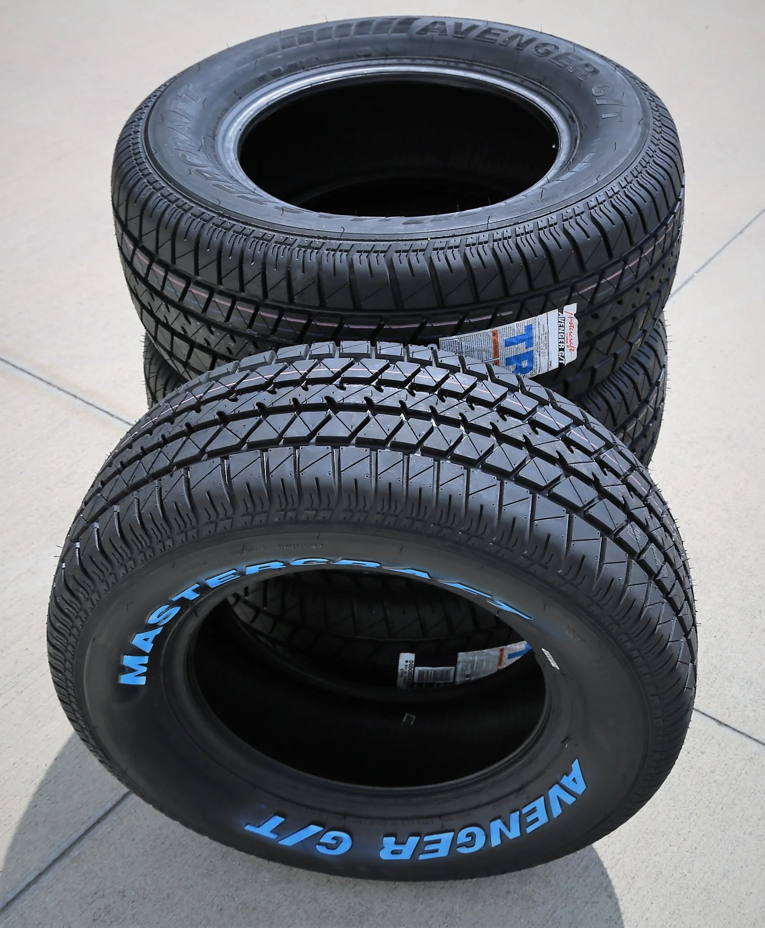 Set of 4 Mastercraft Avenger G/T 235/60R15 98T a/S All-Season Tires
