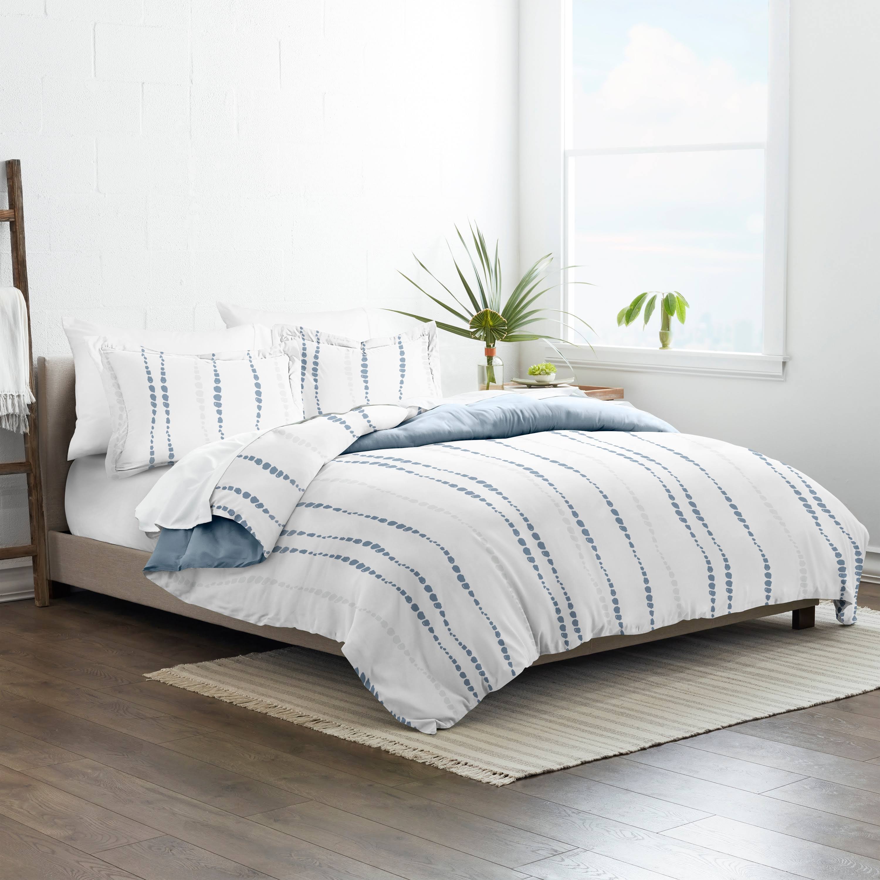 Premium Ultra Soft Navy Urban Vibe Pattern Reversible Full/Queen Microfiber 3-Piece Duvet Cover Set