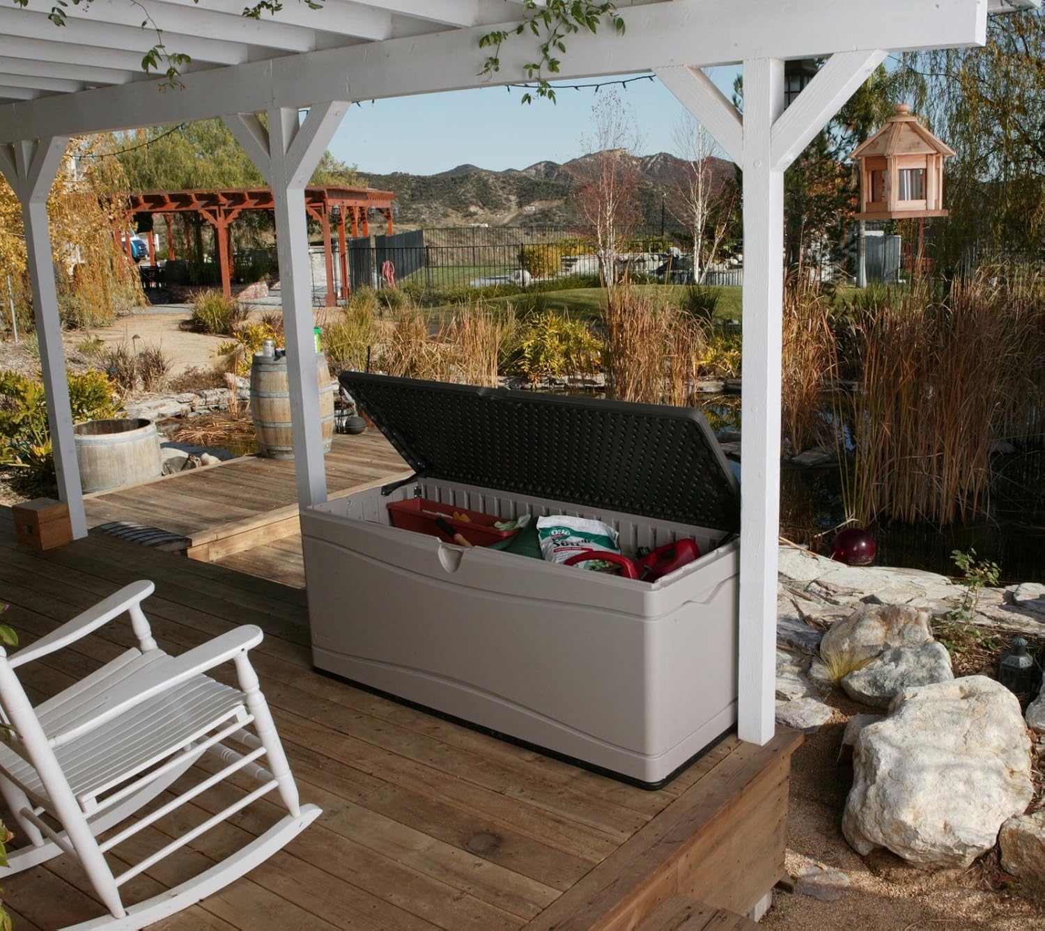 Coffre de rangement extérieur 1524 x 61 x 673 mm coloris tan