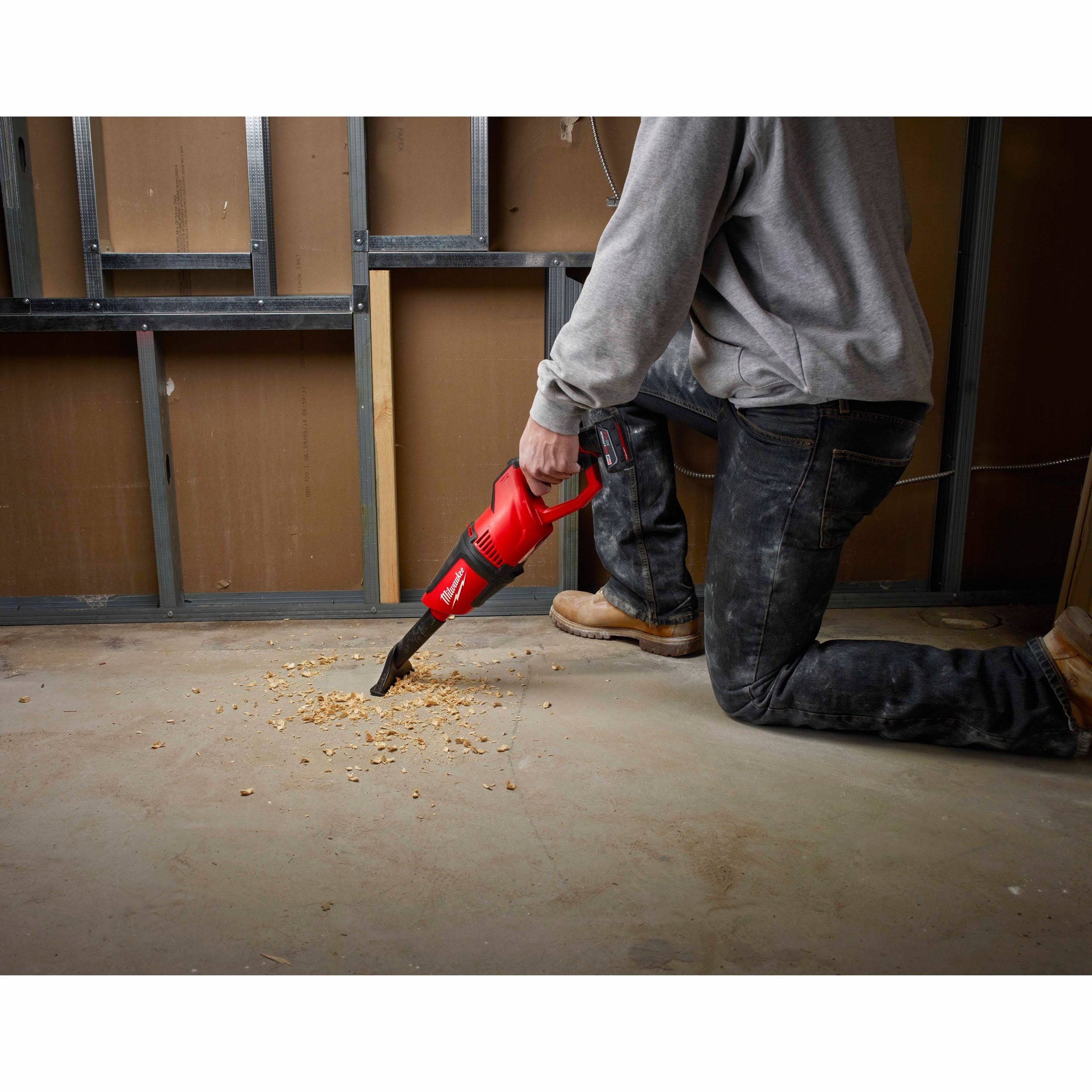 Milwaukee Tool M12 Compact Vacuum 0850-20