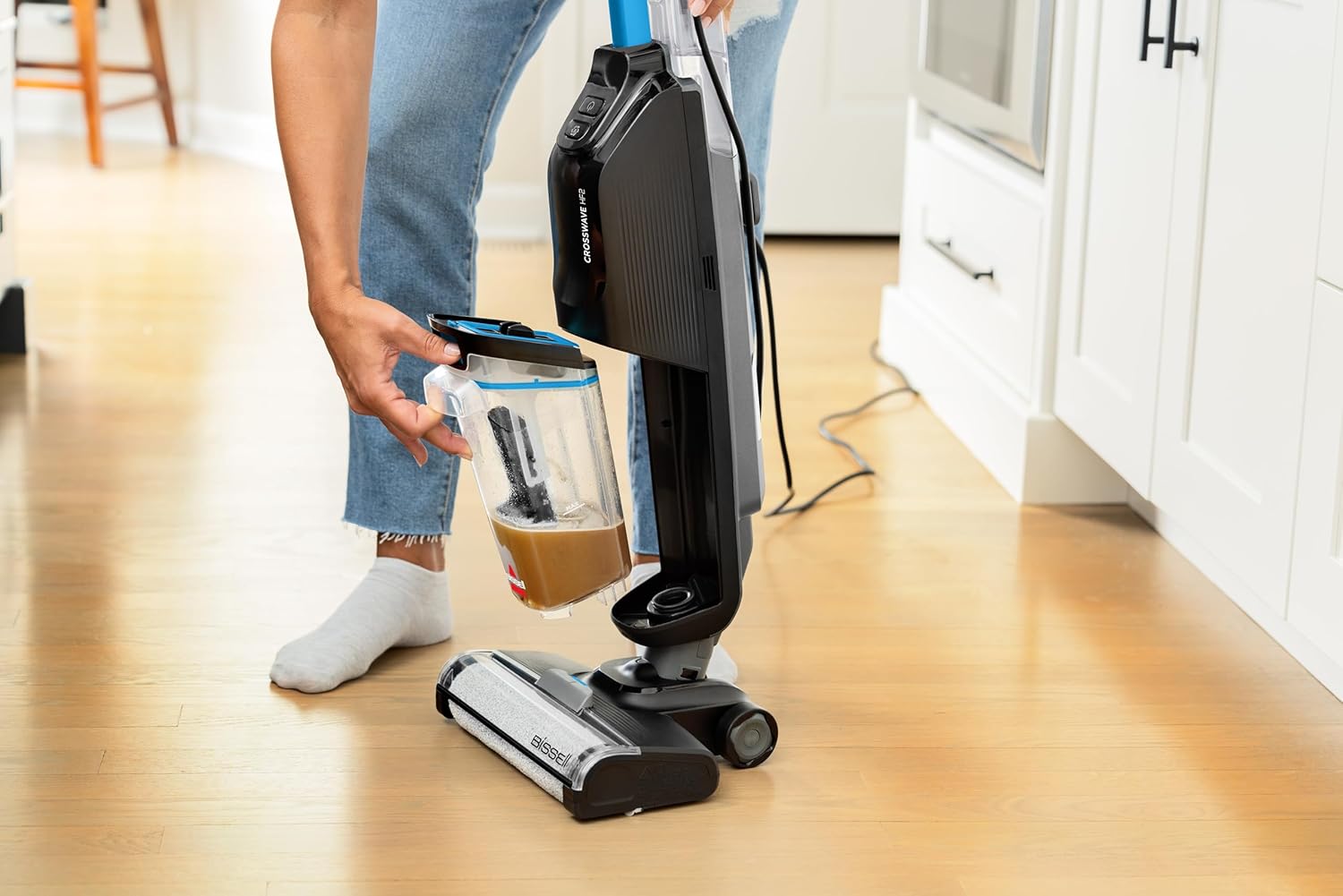 Aspirateur balai laveur filaire aspire et lave sols durs